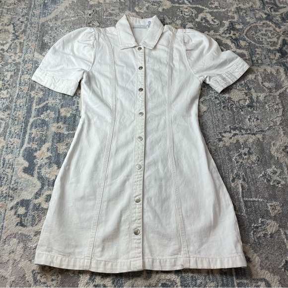 Elegant White Denim Button-Up Dress - Picture 1 of 5
